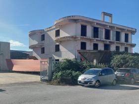 Palazzina uffici grezza con pertinenze